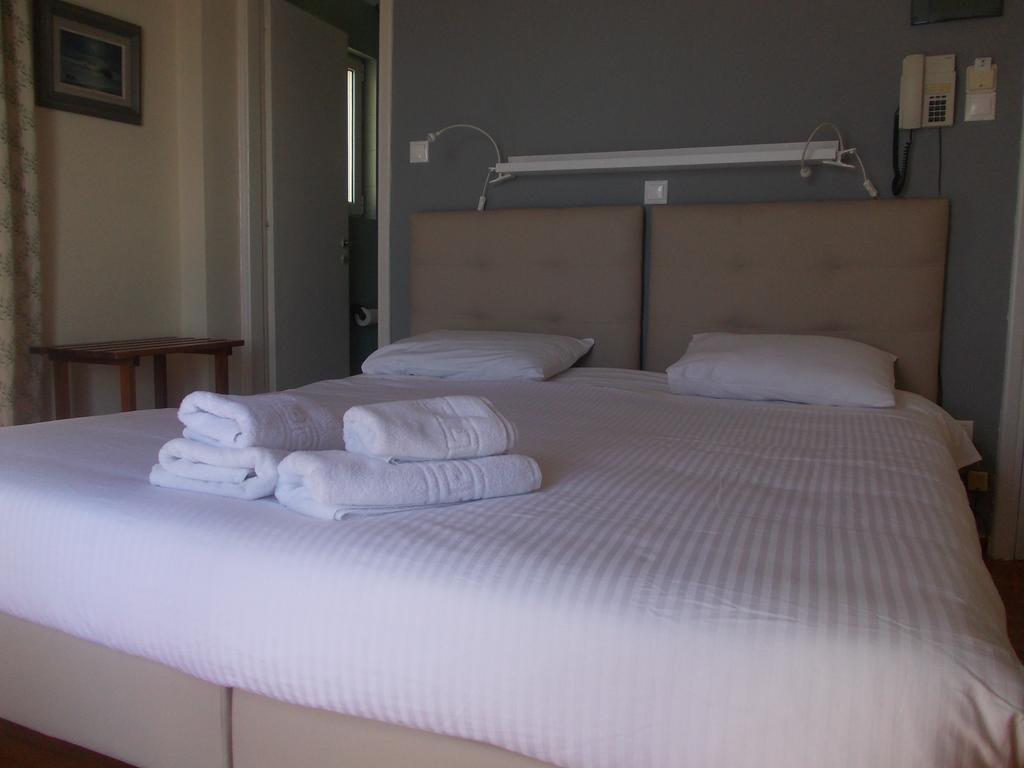 Hotel Theoxenia Lutráki Kültér fotó
