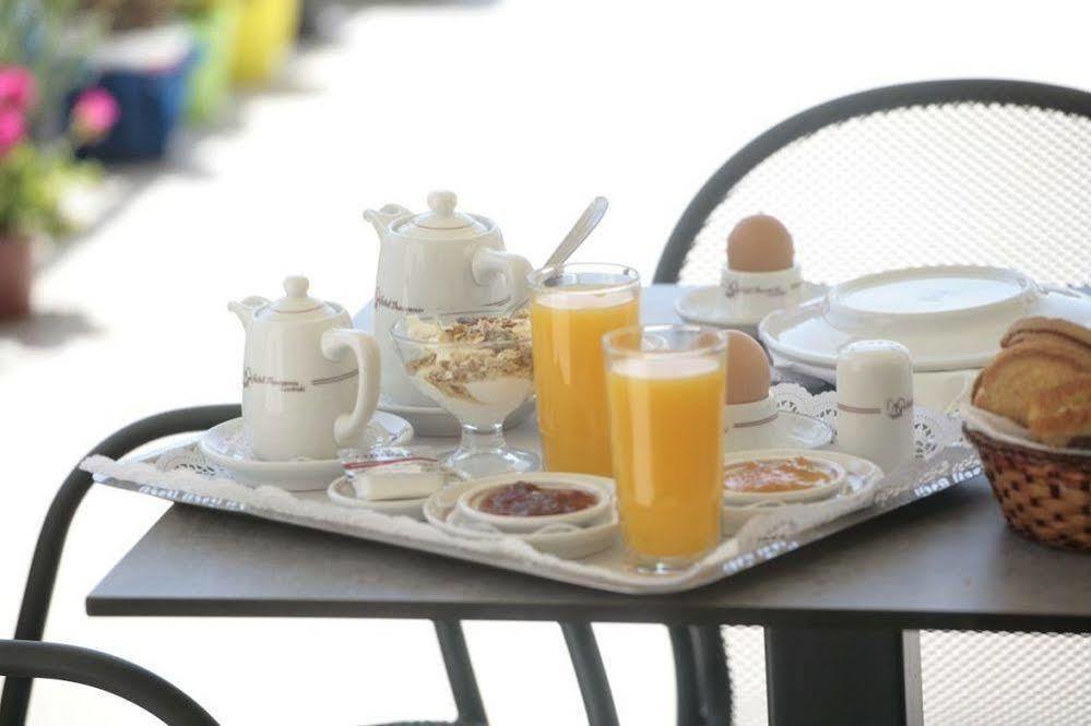 Hotel Theoxenia Lutráki Kültér fotó