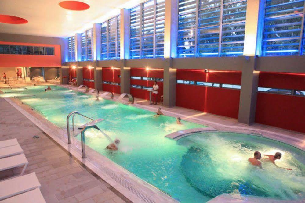 Hotel Theoxenia Lutráki Kültér fotó