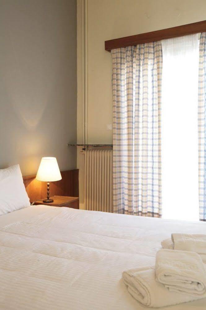 Hotel Theoxenia Lutráki Kültér fotó